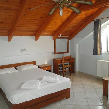 Spiros Family Apts Apartament