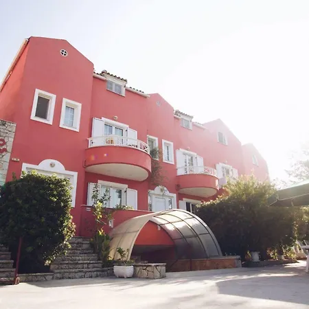 Spiros Family Apts Appartement *